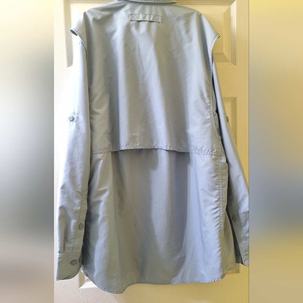Duluth Trading Co Light Blue Men's Shirt - Picture 6 of 10